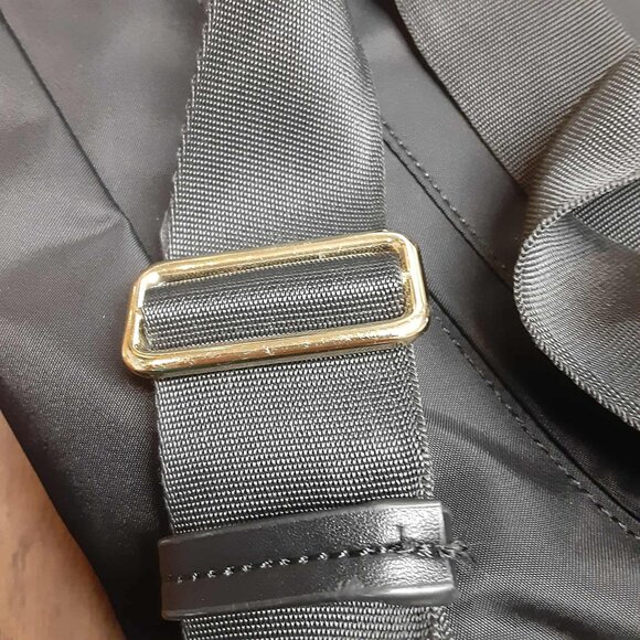 Targus Newport Black Convertible 2-in-1 Messenger Backpack laptop tablet - Picture 4 of 16